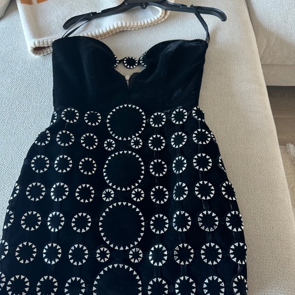 Raisa Vanessa black velvet dress - Picture 3 of 5